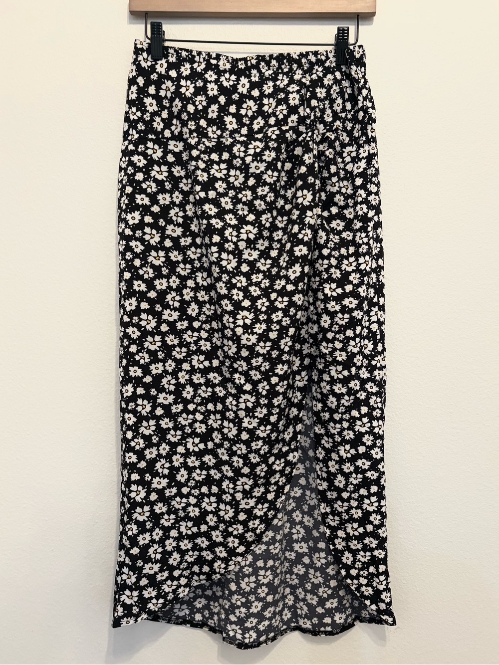 Yozy Black & White Daisy Floral Wrap Midi Skirt / Y2K Grunge Slit Skirt- Medium